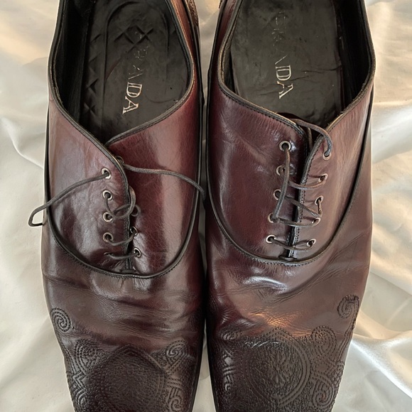 Prada Men’s Burgundy w/black special ed detail - Picture 8 of 9